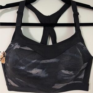 Victoria’s Secret Women's Black and Gray Sports Bra